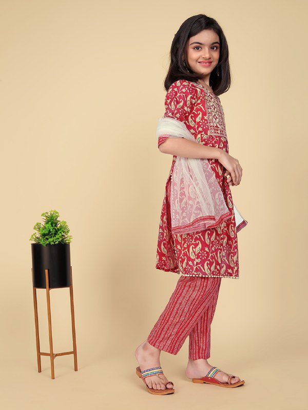 Zariya Red Cotton Suit Set