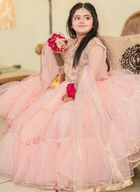 Huda Fatyma Embodies Grace In This Enchanting Tea-Pink Lehnga Choli