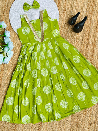 Trending Pure Cotton Print Kids Kids Gown