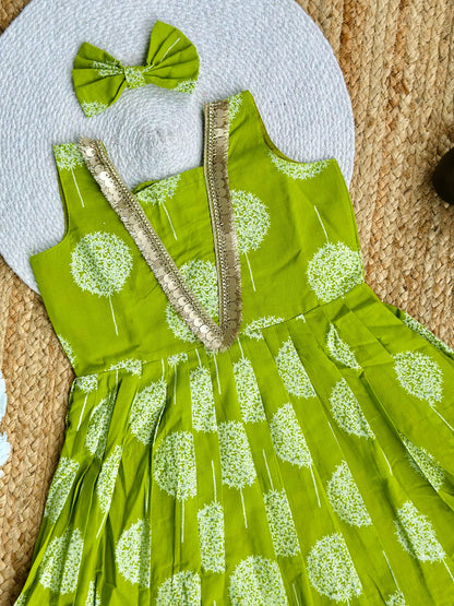 Trending Pure Cotton Print Kids Kids Gown