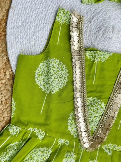 Trending Pure Cotton Print Kids Kids Gown