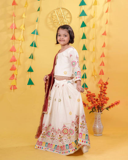 Little Queen’s Off White Lehenga Set