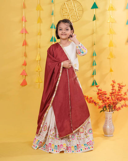 Little Queen’s Off White Lehenga Set
