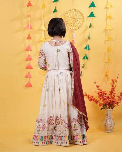 Little Queen’s Off White Lehenga Set